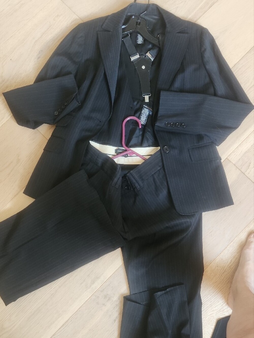 BCBGMAXAZRIA Womens Black Pinstripe Blazer 3 Pieces Set.